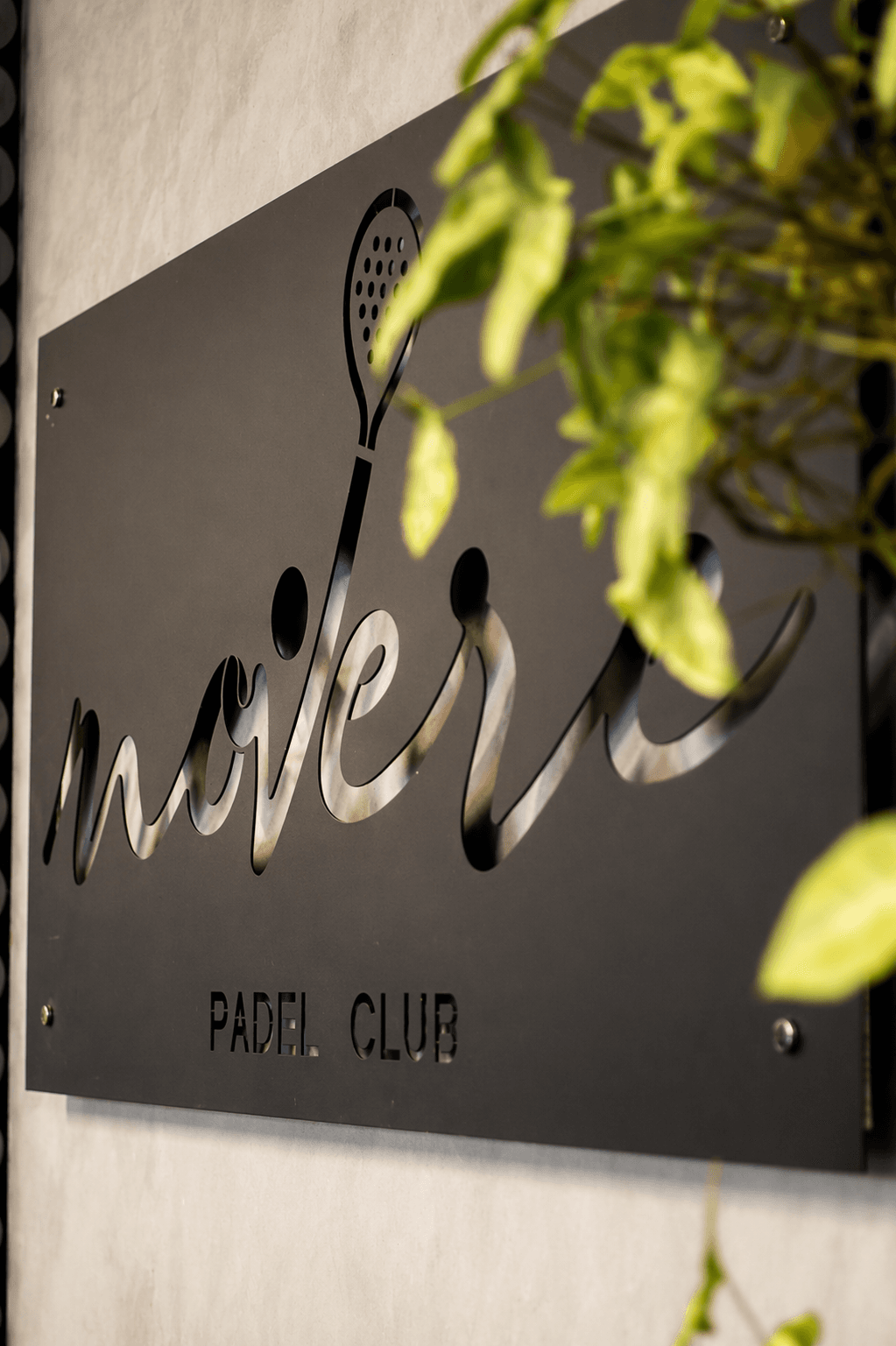 Movere Padel Club — Placa